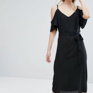 NEW LOOK Tie Waist Cold Shoulder Midi Dress